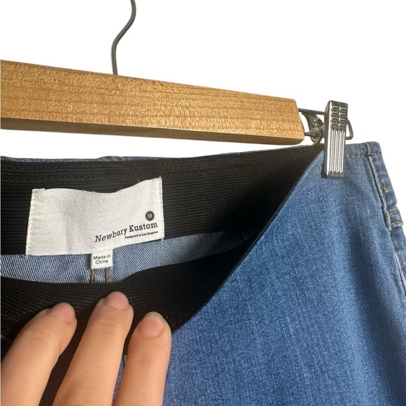 Newberry Kustom |Women’s Pull On Elastic Waist Bell Bottom / Flare Jeans| Medium - Picture 3 of 5